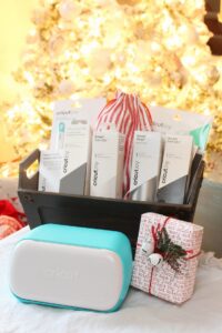 Cricut Joy makes the perfect holiday gift for any crafter in your life! Learn about everything the Cricut Joy has to offer as well as great product recommendations to put together a fun Cricut Joy gift basket.